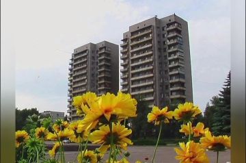 Вокальный коллектив „Родники“ городского Дворца культуры поздравляет жителей Светлодарска с Днём города!