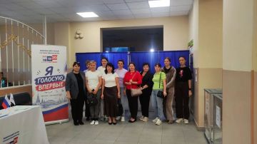 Трудовой коллектив ГКДОУ "Комсомольский детский сад "Сказка" проголосовали на выборах депутатов Государственной Думы РФ