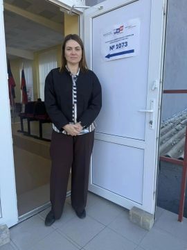 Свой гражданский долг исполнила депутат Старобешевского муниципального совета Екатерина Паша - проголосовала на выборах депутатов Государственной Думы РФ