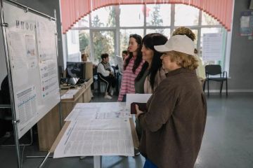 Стартовал третий день основного голосования в Госдуму