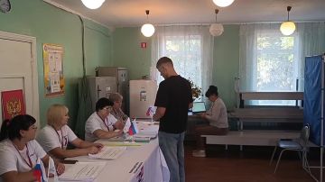 Чемпион, мастер спорта по кикбоксингу и боксу Крамаренко Ренат голосует в первый раз