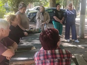 Александр Шатов: В Шахтерском округе старшие по домам участвуют в подготовке к зиме