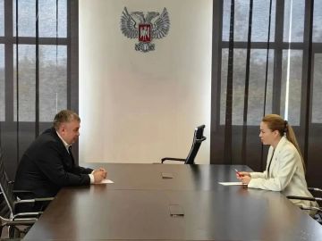 Вице-премьер Илья Емельянов и сенатор от ДНР Наталья Никонорова обсудили работу по обеспечению жизнедеятельности недавно освобожденных территорий