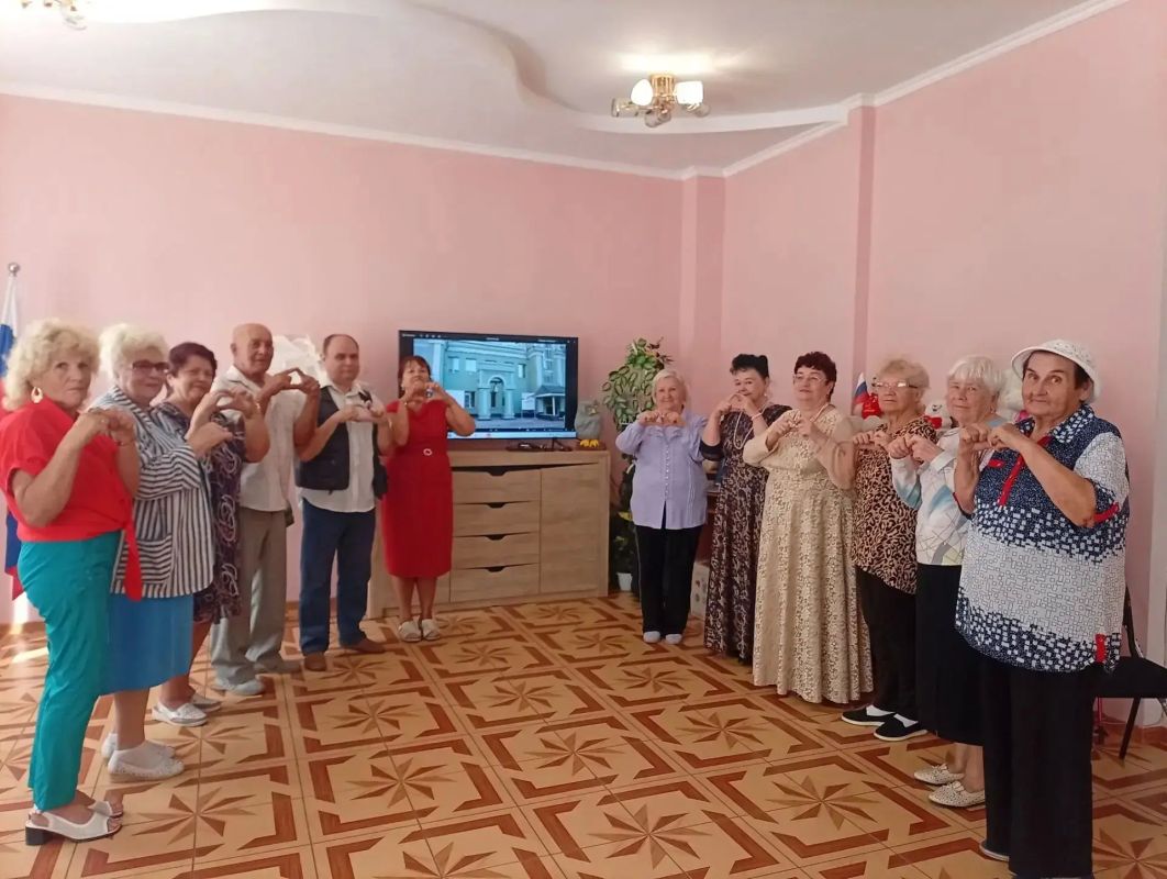 Мир начинается с доброты: в Харцызске прошел душевный час поэзии