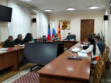 Первый заместитель главы Шахтерского округа провел совещание по вопросу прохождения отопительного периода
