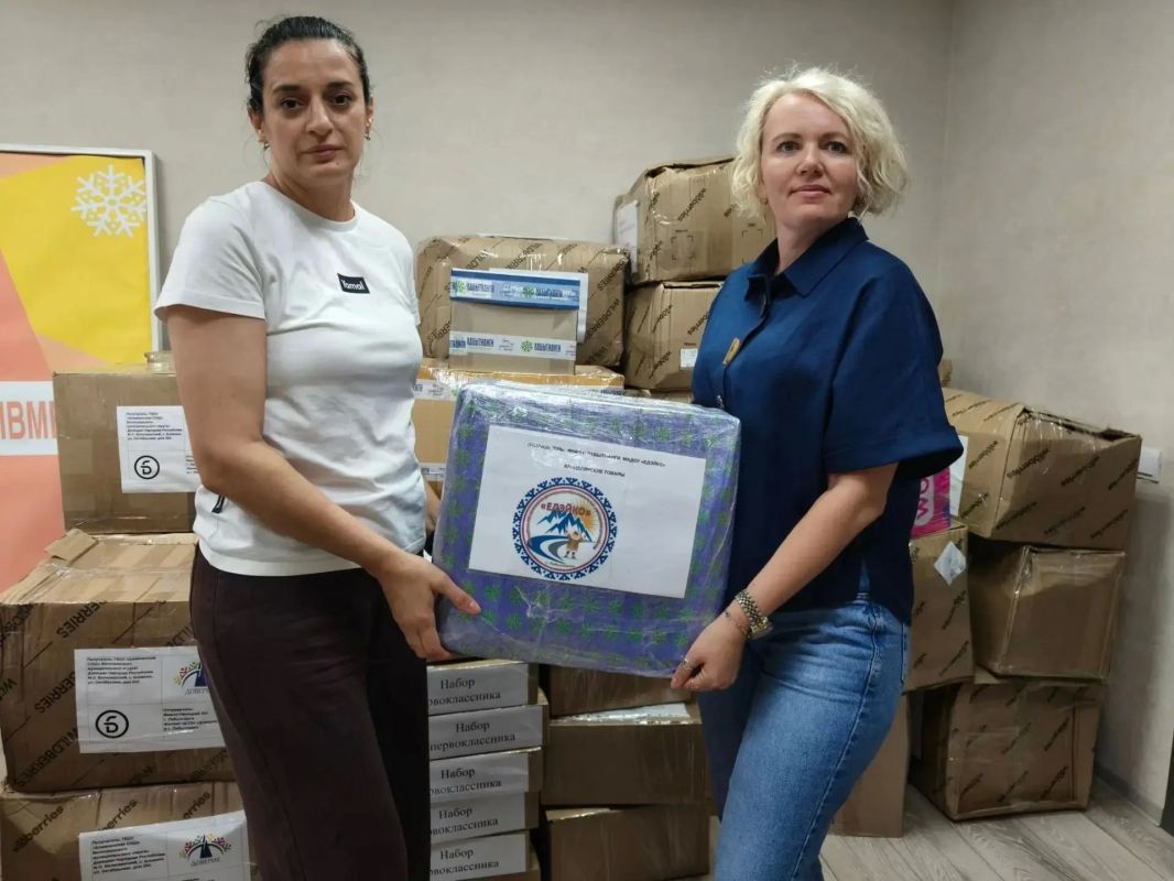 Семья из Хлебодаровки получила подарок к новому учебному году из Лабытнанги (ЯНАО)