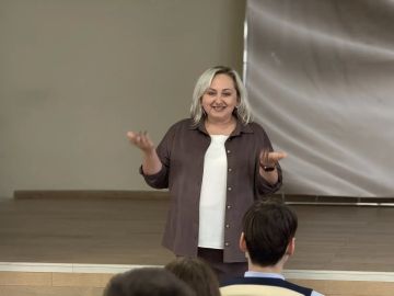 «ГосСтарт.Диалог»: о семейных ценностях, законе и госслужбе в Мангушской школе №2