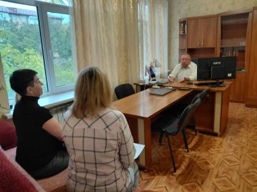 Личный приём граждан. Михаил Иванович Москаленко, депутат Снежнянского городского совета фракции Всероссийской политической партии «Единая Россия», провёл личный приём граждан