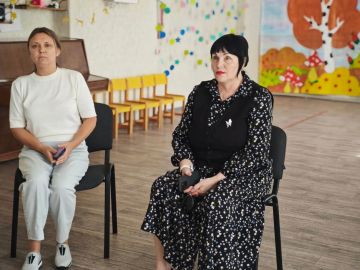 Заместитель главы администрации городского округа Дебальцево, Оксана Козлова, провела встречу с коллективом детского сада № 2 «Светлячок»
