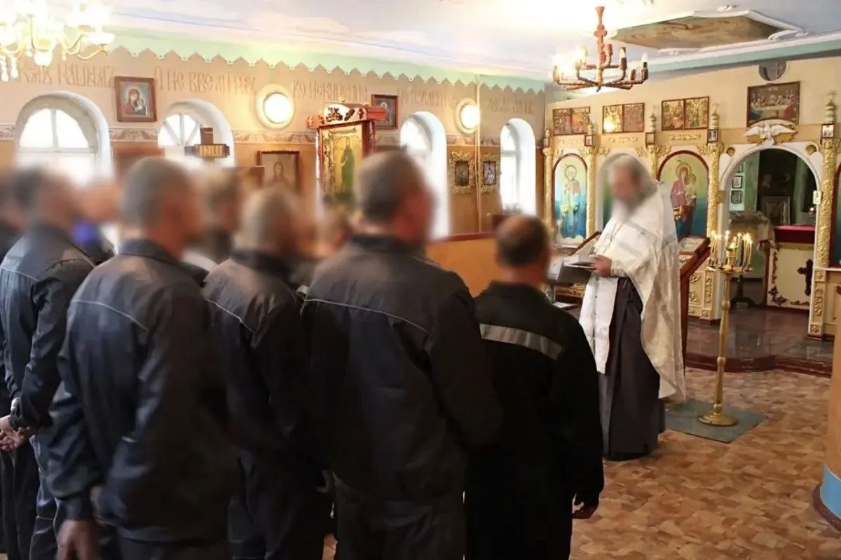 В храме Анастасии Узорешительницы при ИК-7 состоялось богослужение для осужденных
