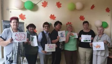 В Мариуполе провели мастер-класс по арт-терапии «Магия случайных пятен»