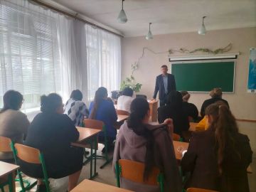 На связи со школой: депутат Сергей Канарь встретился с педагогами Стыльской школы