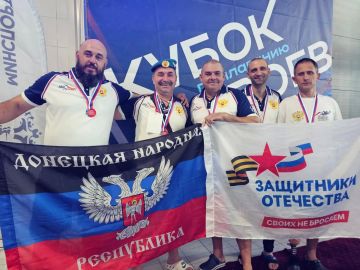 Настоящая сила — в единстве! 26 сентября Казань собрала невероятных людей: ветеранов СВО плечом к плечу с легендами мирового спорта вышли на воду ради пятого этапа Кубка Героев имени Андрея Арбузова