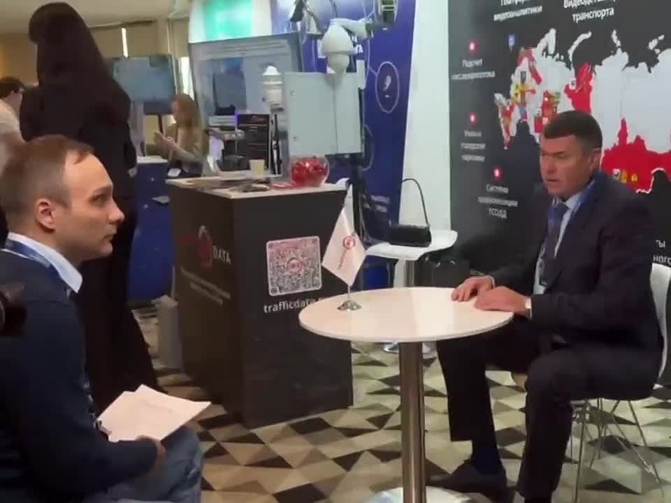 Сегодня директор Службы автомобильных дорог Донбасса Денис Тюрин в составе делегации Донецкой Народной Республики принимает участие в работе XI форума и выставки «Интеллектуальные транспортные системы России