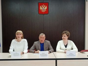 Николай Руппель: Провел традиционное аппаратное совещание с начальниками управлений и отделов администрации, руководителями ресурсоснабжающих предприятий и структурных подразделений
