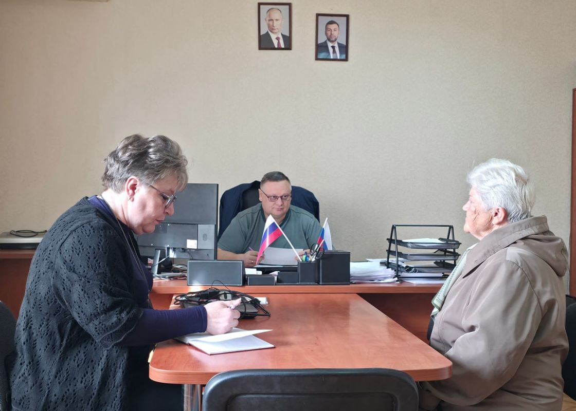 Иван Адамец: Заместитель руководителя Управы Куйбышевского района Алексей Шлапак провёл приём граждан