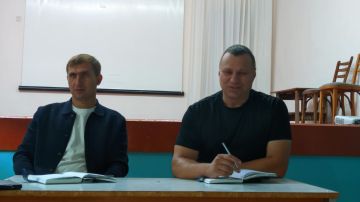 Встреча с коллективом Новосёловской школы: вопросы жизнеобеспечения и развития округа