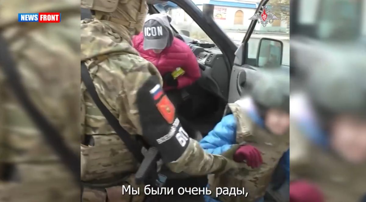 Бойцы РФ эвакуировали мирных жителей из города Белицкое ДНР