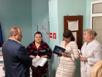 Партийцы Тореза продолжают оказывать поддержку жителям ПВР