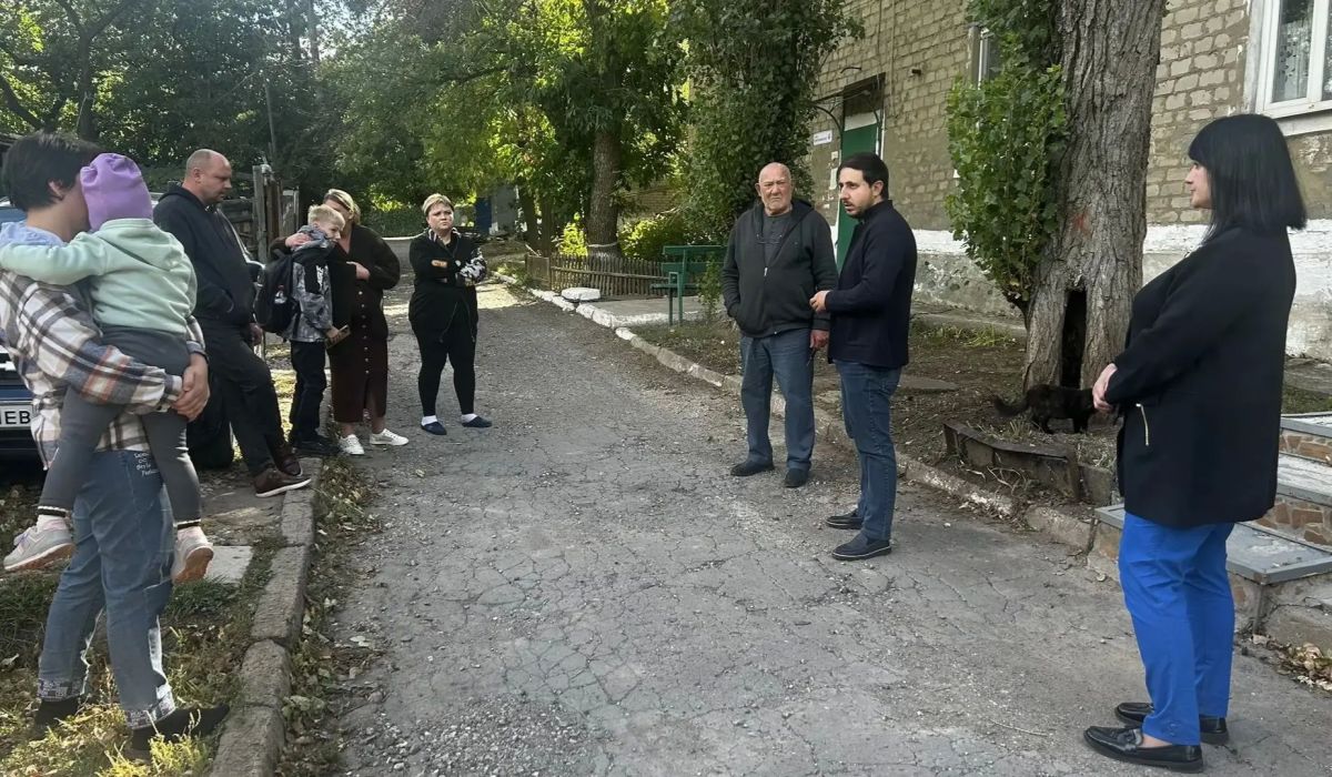 Заместитель главы администрации Шахтерского округа встретился с жителями Ждановки