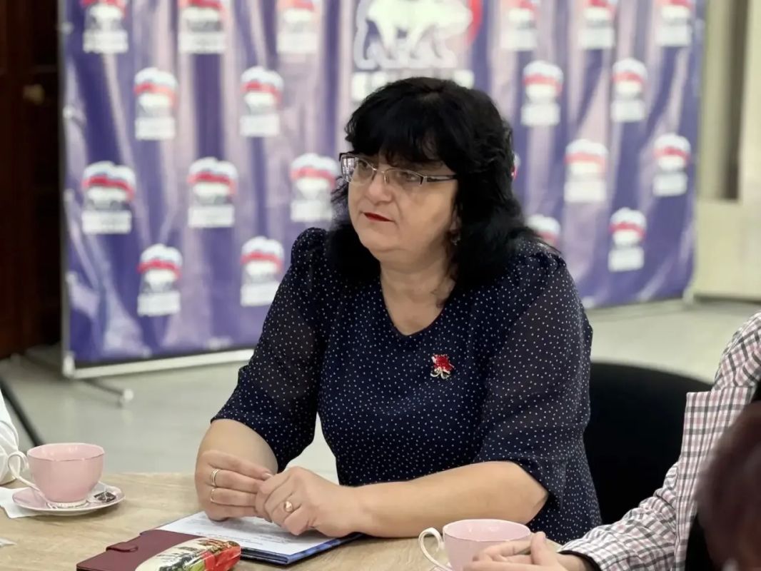 В Мангуше прошел круглый стол с семьями, воспитывающими детей с ОВЗ
