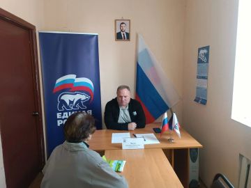 29 сентября депутат Народного совета ДНР первого созыва Владимир Чекун провёл приём граждан в Общественной приемной Единой России Червоногвардейского района городского округа Макеевка