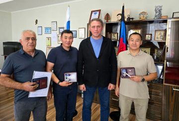 В Докучаевске отметили вклад якутских специалистов в восстановление округа