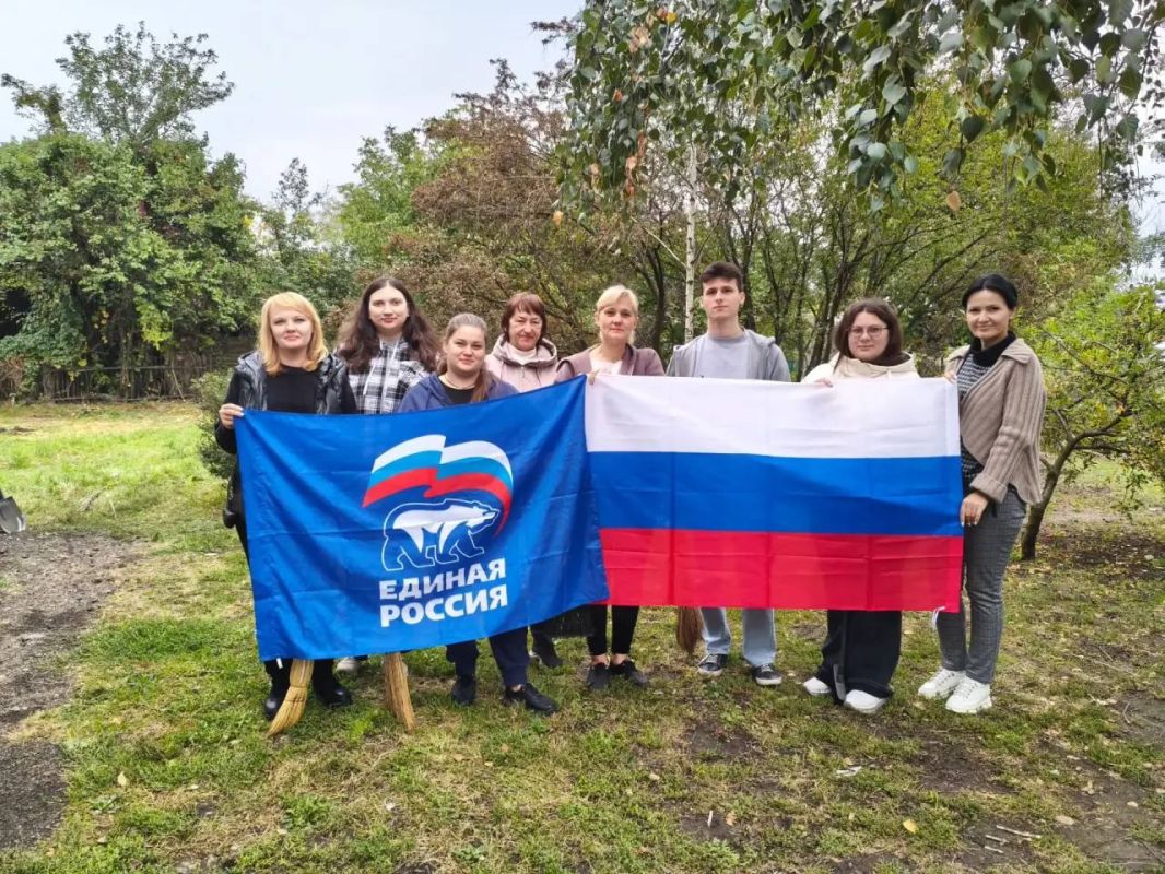 В г. Моспино продолжается еженедельная экологическая акция «Чистый четверг» в рамках проекта «Городская среда»