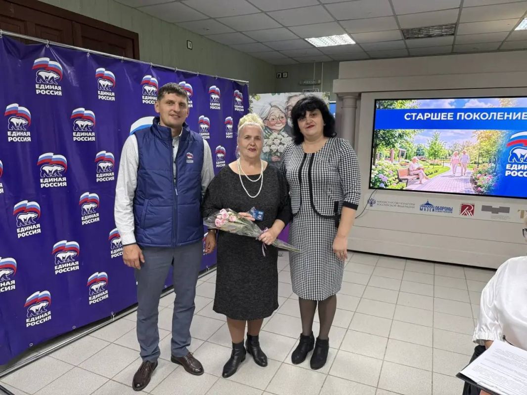 «А в сердце молодость поёт»: в Мангушском округе отметили День пожилого человека