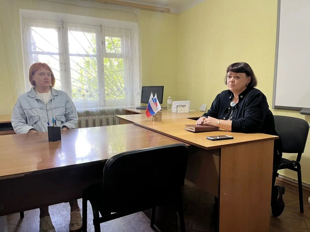 Заместитель главы муниципального образования городского округа Харцызск Марина Чмелева провела встречу с трудовым коллективом ГКУ «Харцызский ГЦЗ»