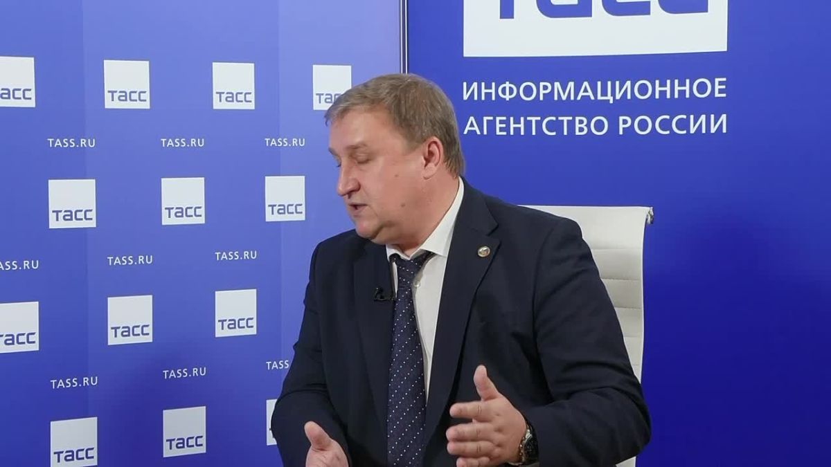 Нехватка специалистов-реставраторов отмечается сегодня в России, чтобы ее восполнить, в первую очередь нужно обучить новое поколение педагогов в этой сфере