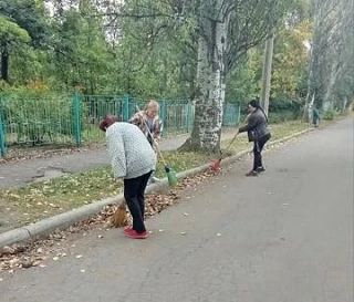 1 октября, сотрудники ГБДОУ «Детский сад № 152 компенсирующего вида городского округа Макеевка» и МБУ «Детская школа искусств № 1 города Макеевки» в рамках акции «Чистый четверг» провели работы по благоустройству и уборке...