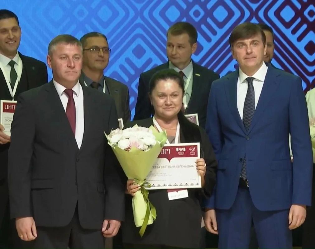 Олег Трофимов: Сразу два педагога Донецкой Народной Республики стали лауреатами самых престижных Всероссийских профессиональных конкурсов – «Учитель года России» и «Воспитатель года России»!