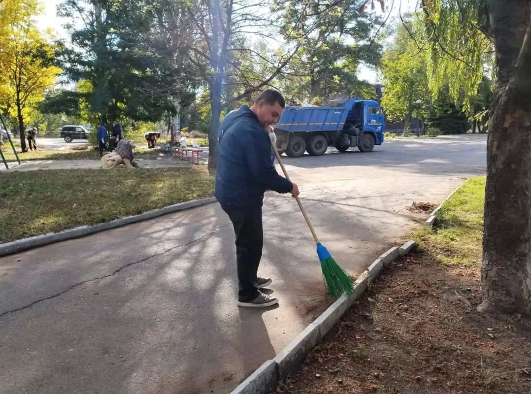 В Червоногвардейском районе провели субботник