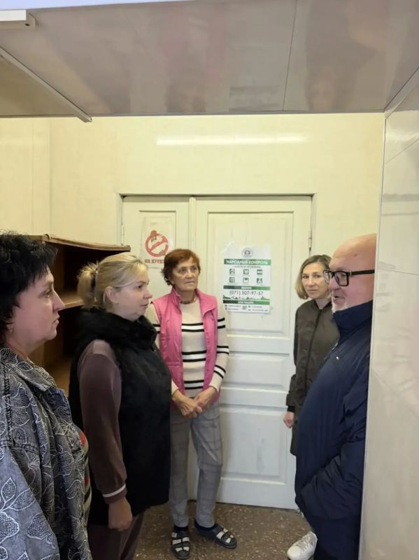 Продолжаются сходы с жителями Ленинского района города Донецка