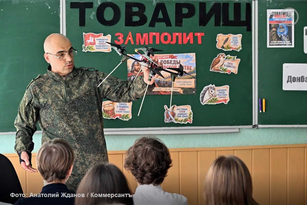 «Те люди, которые говорят, что это слишком жестоко (учить детей военному делу.— «Ъ»),— это люди, которые ни разу не были на войне и ни разу не видели, как гибнут мирные