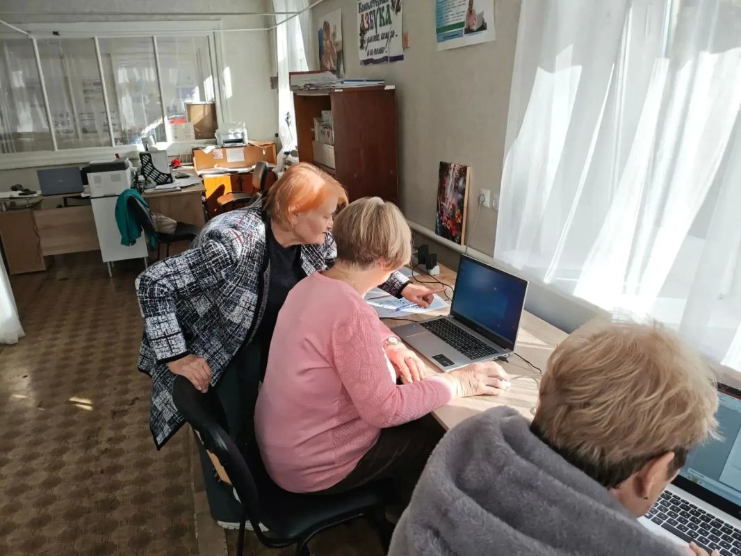 «Знаток компьютера»: в Центре социального обслуживания прошел увлекательный турнир!