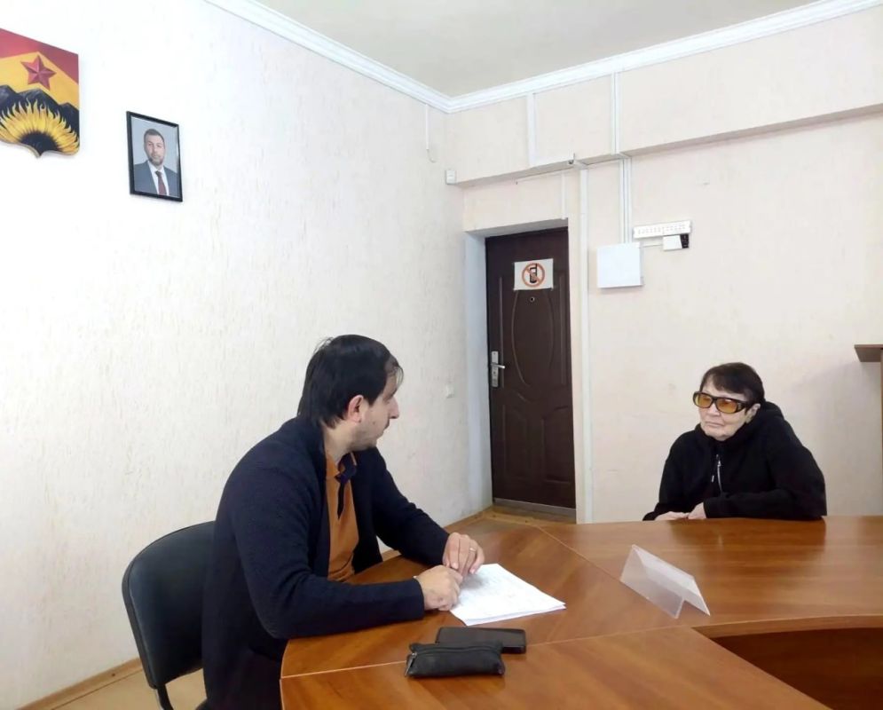 Заместитель главы администрации Шахтерского округа ответил на жилищно-коммунальные вопросы ждановцев