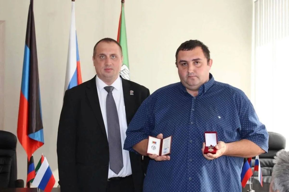 В Горловке водителя автобуса наградили за спасение пассажиров