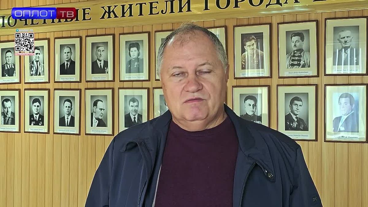 Какие дороги отремонтируют в Енакиево? Рассказал Сергей Божик, заместитель главы администрации г. о. Енакиево. Комментарий дня от 08.10.2026