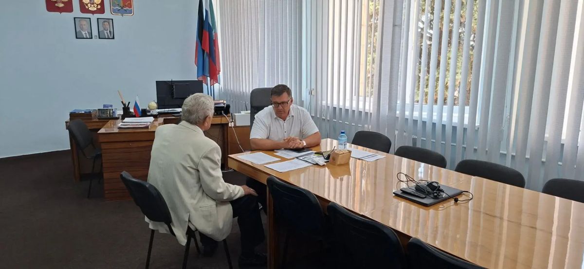 Василий Овчаров: Провел личный приём граждан