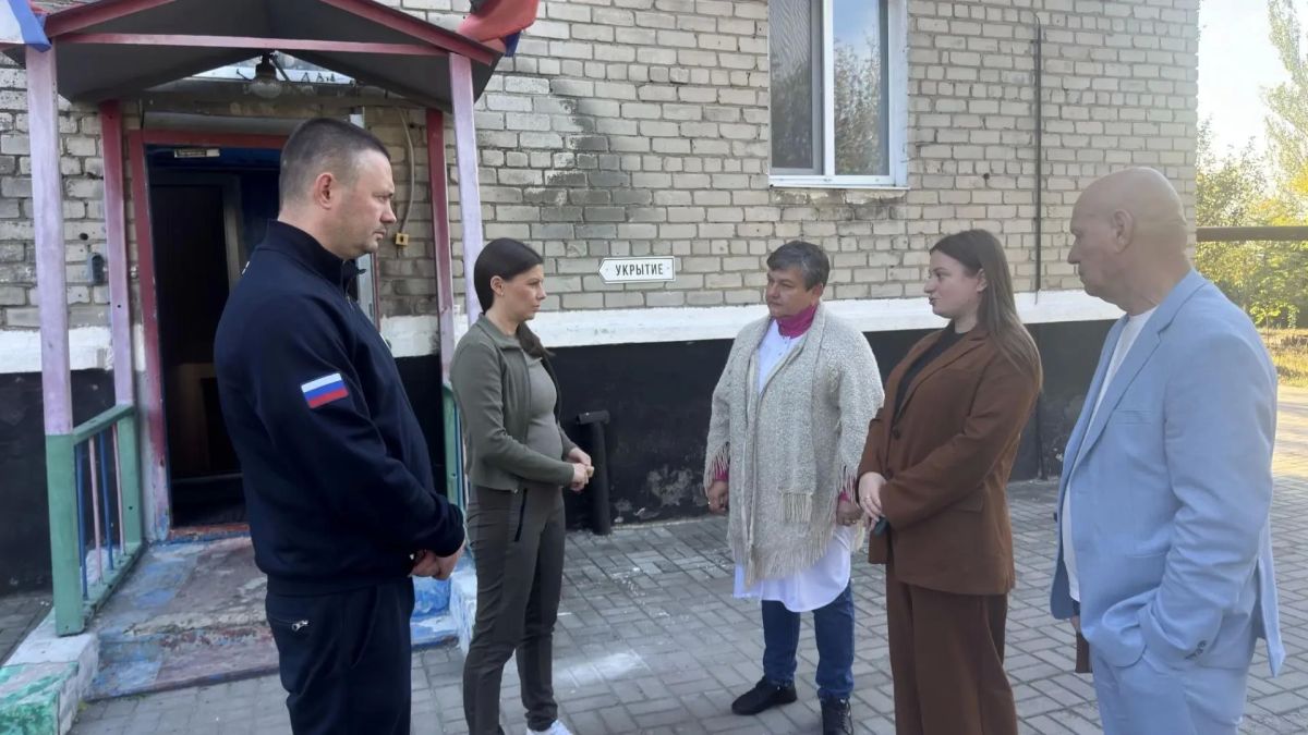 Ирина Куксенкова: В макеевском детском доме «Гнёздышко» замечательная новость – один из грудничков обрел семью! В прошлый наш приезд здесь было девять малышей до года, а теперь вот один уезжает домой к новым маме и папе