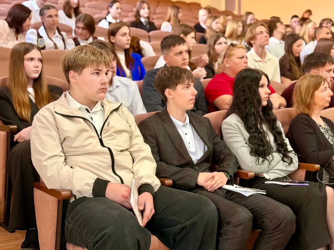 В Торезе прошёл муниципальный этап «Лиги Ораторов»