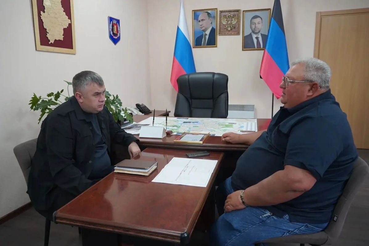 Илья Емельянов: В ходе рабочей поездки в Енакиево встретился с главой муниципального образования Игорем Мартыновым