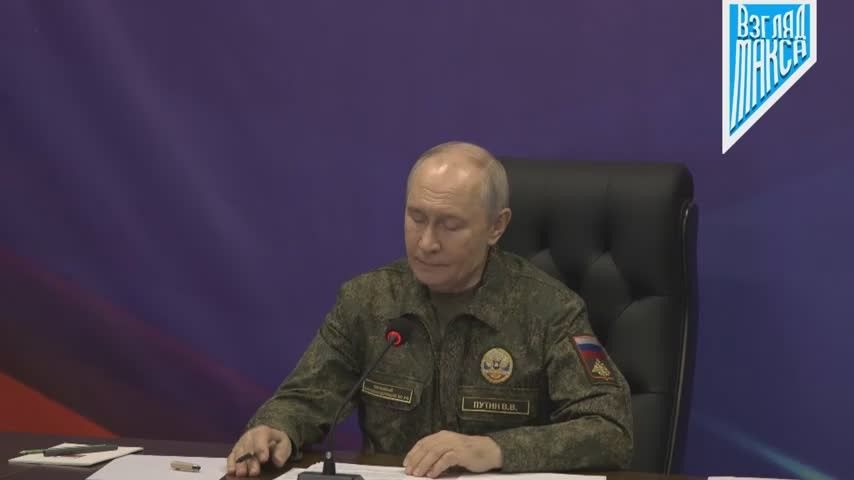Президент России Владимир Путин посетил вспомогательный пункт управления Объединённой группировки войск, где провёл совещание с командным составом