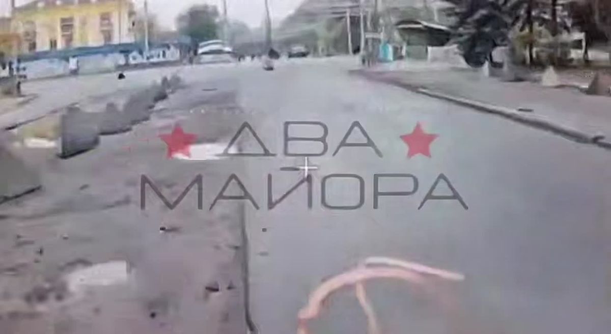 Два майора: Центр Краматорска. Операторы БПЛА 26-го мотострелкового полка делятся очередными кадрами боевой работы в центральном районе Краматорске