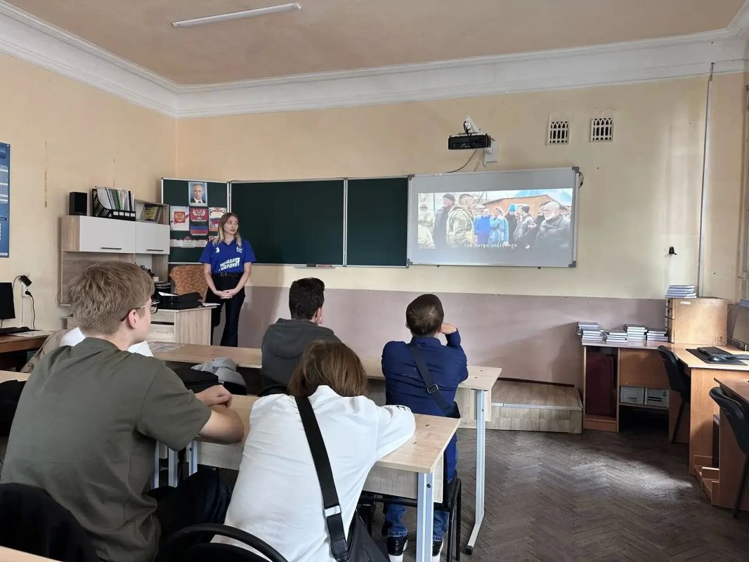 В кругу своих. Состоялось молодёжное агитационное мероприятие, посвящённое вступлению в молодёжные организации и возможностям, которые открываются перед ребятами уже сегодня