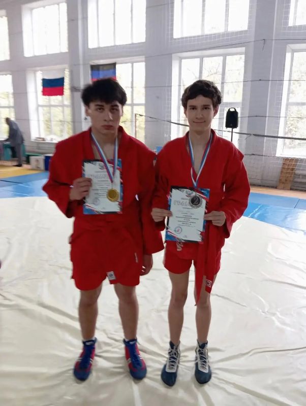 Первенство по самбо. 17 октября в Торезе состоялось первенство по самбо