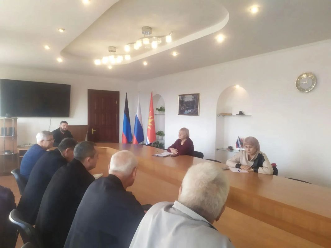 Сегодня, 20 октября, заместитель главы администрации городского округа Торез Люлькович А.А., по поручению Главы муниципального образования городской округ Торез Чеснокова А.В., провел оперативное совещание с участием...