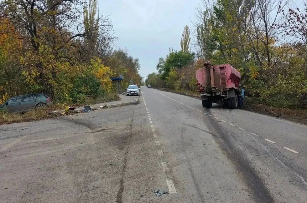 Шесть человек, включая двоих детей, пострадали в аварии в Донецке